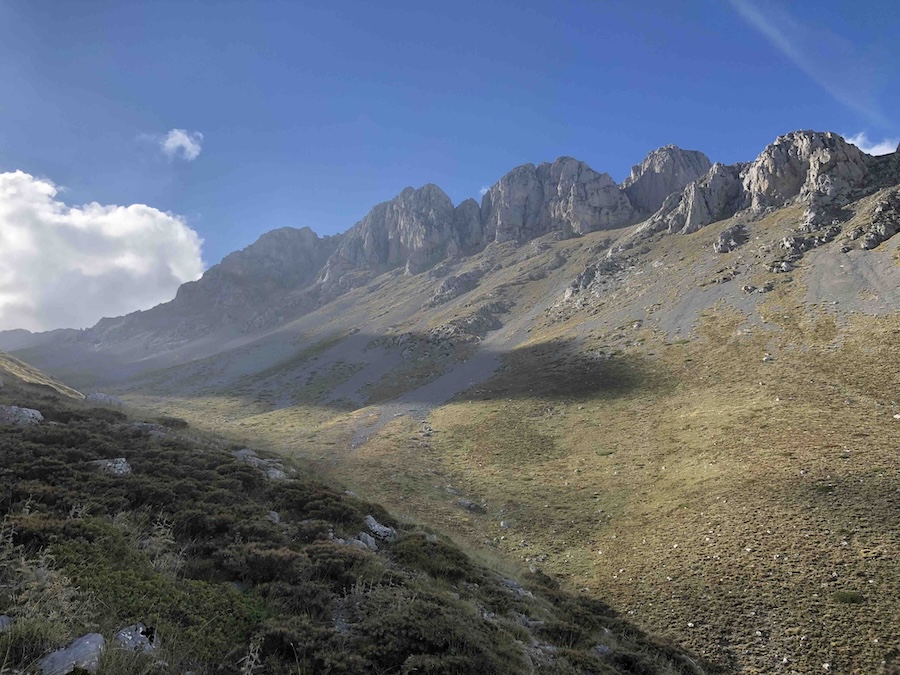 mountain valley with cliffs